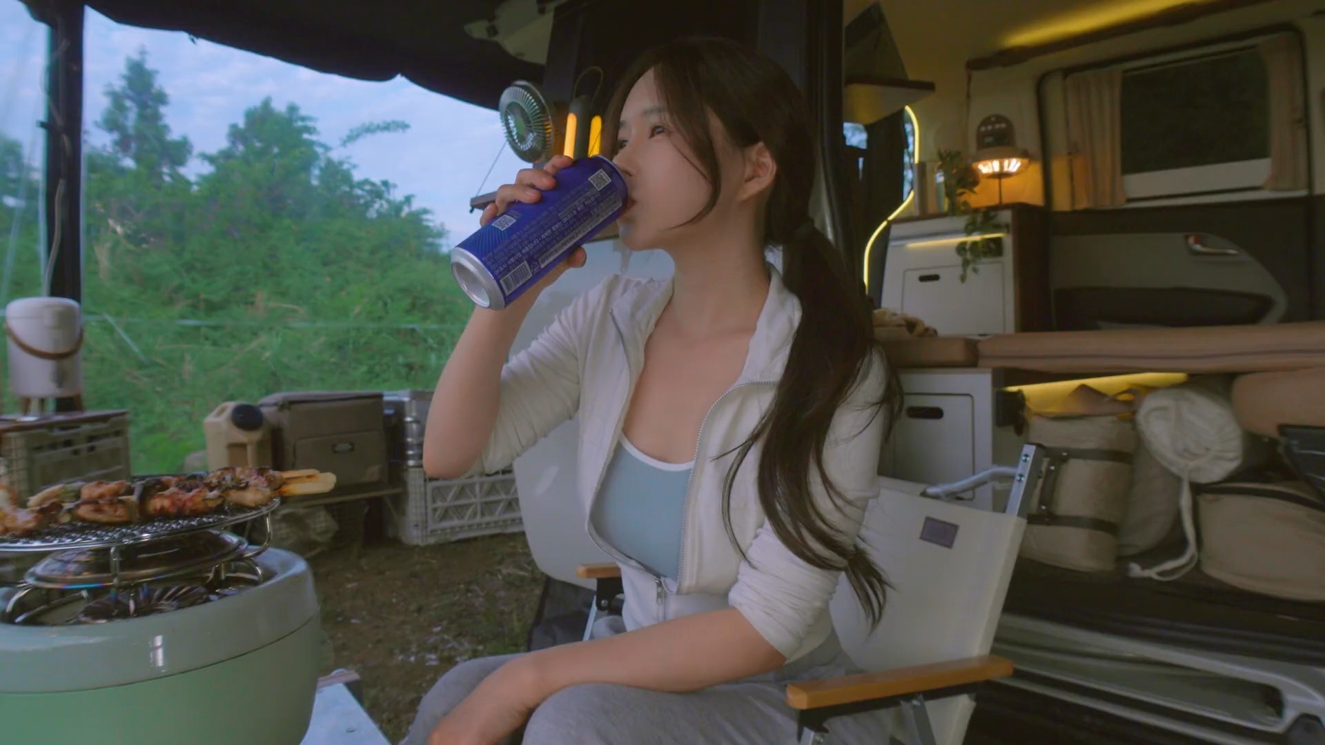 为何高铁F座如此受欢迎？这些“黑科技”让它与众不同